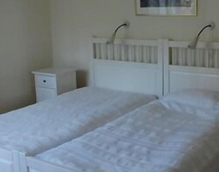 إستوديو قياسى, L Villa Ronne