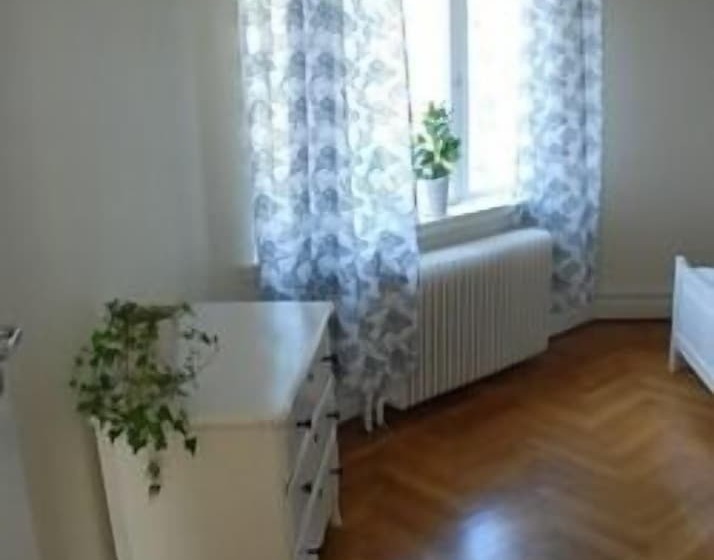 إستوديو قياسى, L Villa Ronne