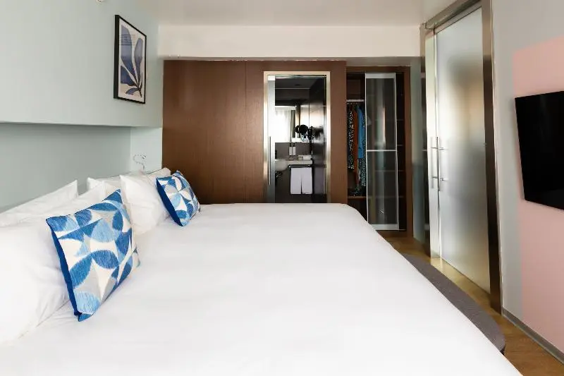سوئیت با تخت بزرگ, Voco Madrid Retiro, An Ihg
