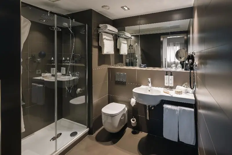 سوئیت با تخت بزرگ, Voco Madrid Retiro, An Ihg