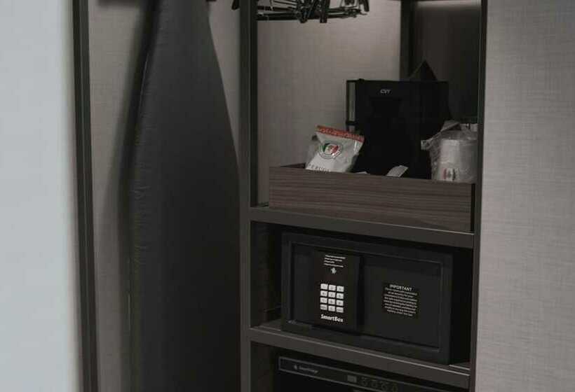 غرفة قياسية سرير مزدوج, Ac Hotel By Marriott Madison Downtown