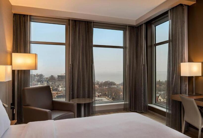 غرفة قياسية سرير كينج, Ac Hotel By Marriott Madison Downtown