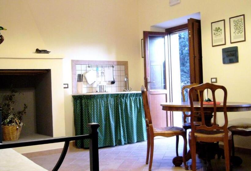 إستوديو قياسى مطلّ علي الحديقة, Agriturismo Pantano Borghese