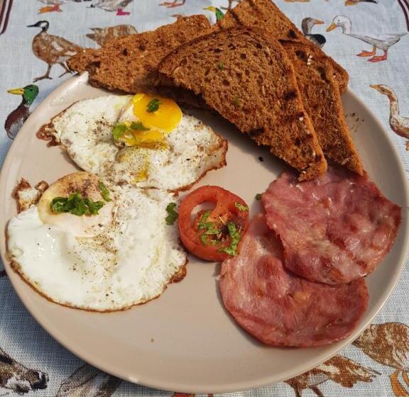 2间卧室的房子, Keedols Inn & Backpackers