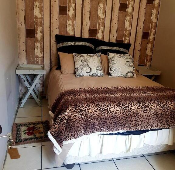 2间卧室的房子, Keedols Inn & Backpackers