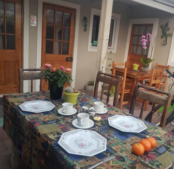 2间卧室的房子, Keedols Inn & Backpackers