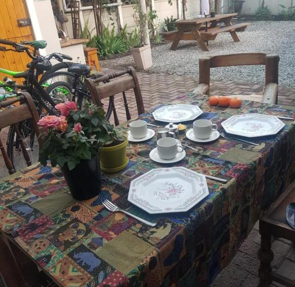 2间卧室的房子, Keedols Inn & Backpackers