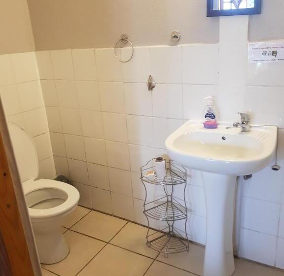 2间卧室的房子, Keedols Inn & Backpackers