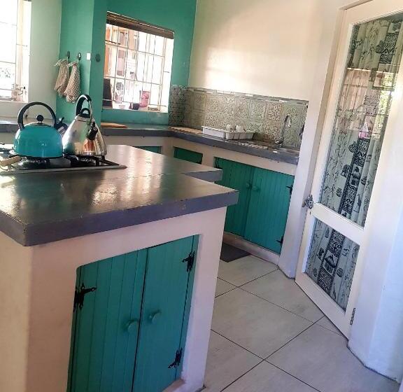 2间卧室的房子, Keedols Inn & Backpackers