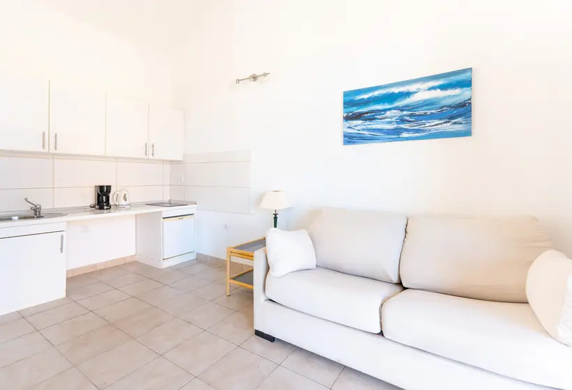 بانگلوی استاندارد, Bakour Fuerteventura La Pared