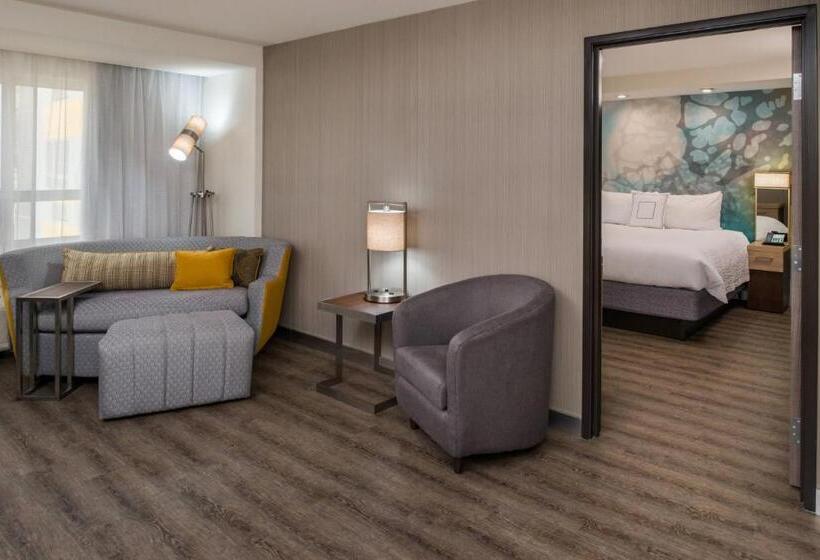 מיטת קינג בסוויטה, Courtyard By Marriott Temecula Murrieta