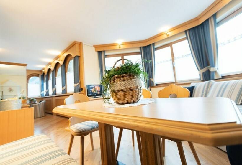 سوئیت با وان آب گرم, Flora