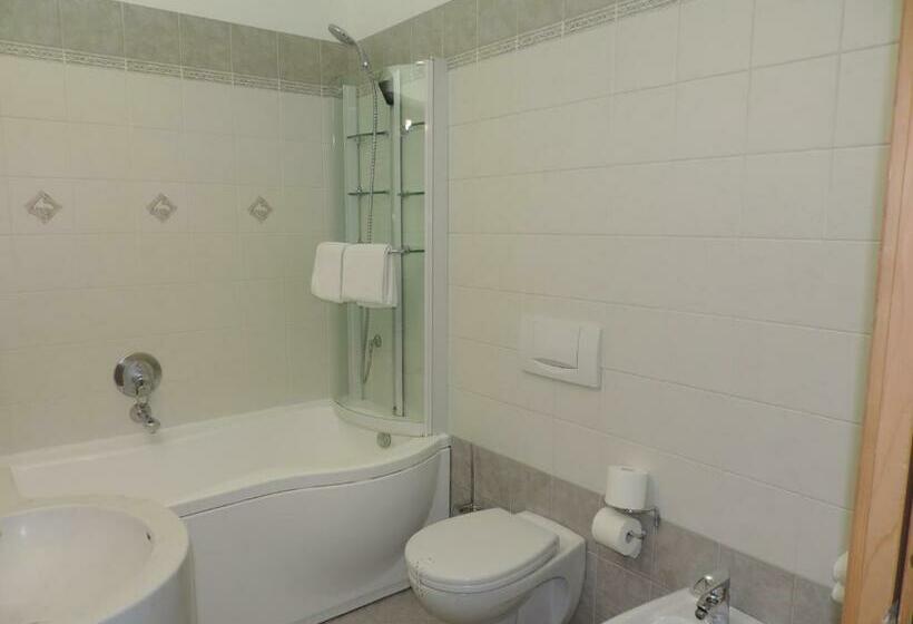 اتاق استاندارد, Flora