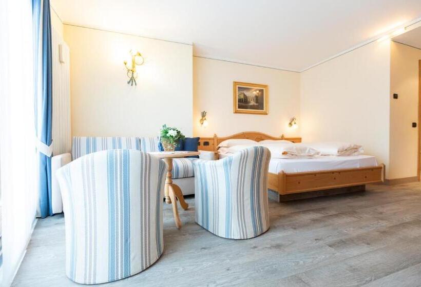 اتاق استاندارد با چشم‌انداز کوهستان, Flora