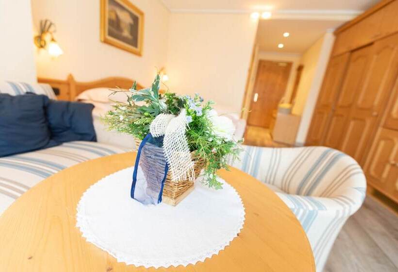 اتاق سوپریور, Flora