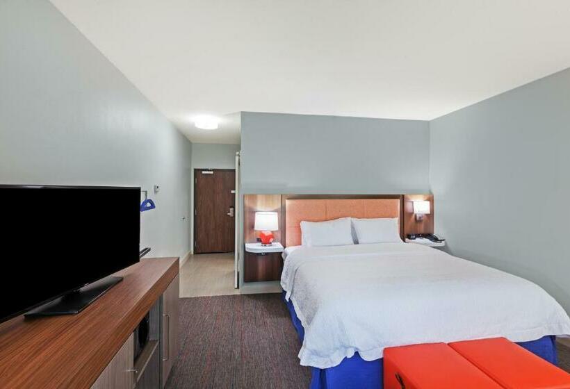 带大床的行政房间, Hampton Inn Ozona
