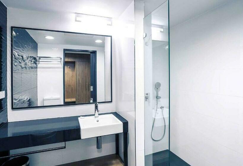 חדר סטנדרט עם מיטת קינג, Mercure Tamworth