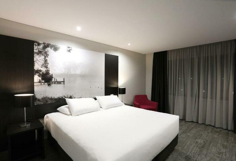 חדר סטנדרט עם מיטת קינג, Mercure Tamworth