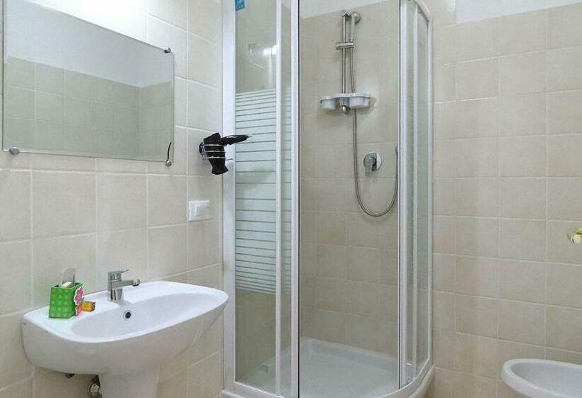 اتاق استاندارد سه نفره, Mia Palace