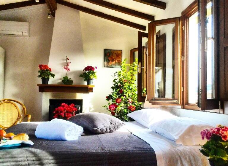 اتاق پنت هاوس, Mia Palace