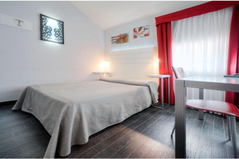 اتاق سوپریور با چشم‌انداز رودخانه, Mia Palace