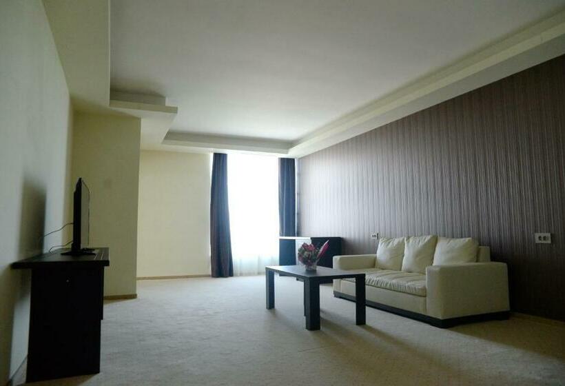 سوئیت با تخت بزرگ, Ramada By Wyndham Constanta