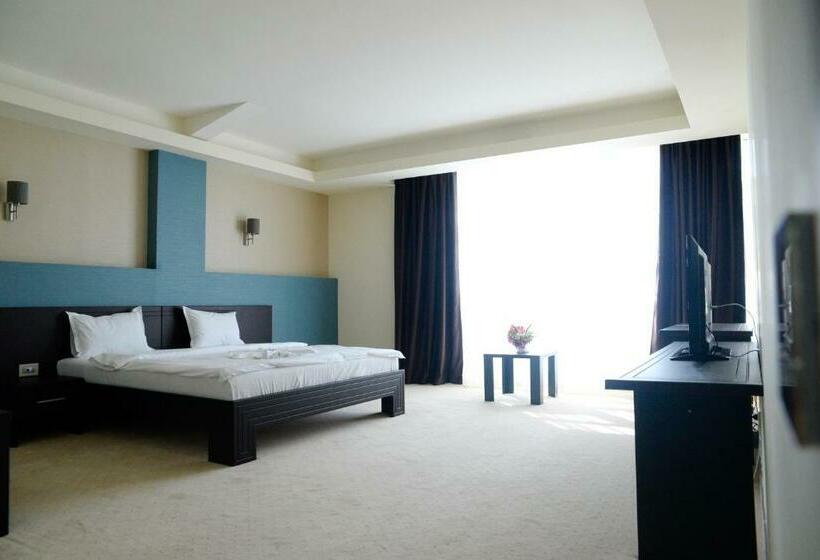 اتاق استاندارد با تخت بزرگ, Ramada By Wyndham Constanta