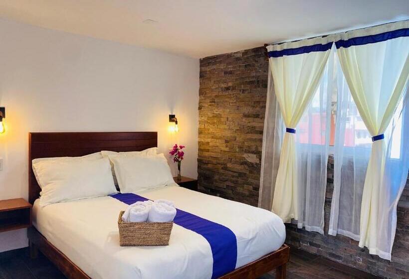 جناح جونيور ديلوكس, & Suites Cerro Roj0