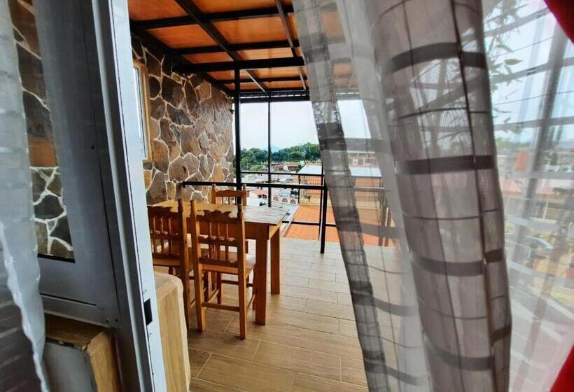 جناح مزود بتراس, & Suites Cerro Roj0