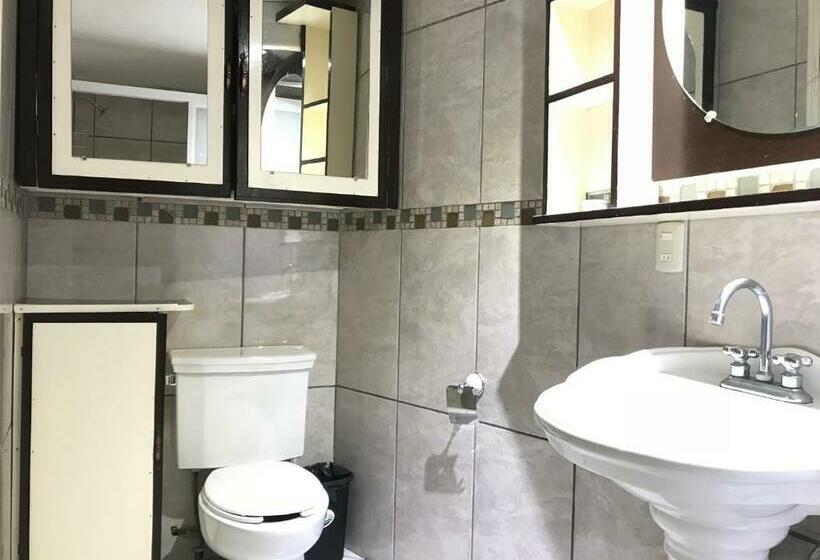 ルームシェアのワンベッド, & Suites Cerro Roj0