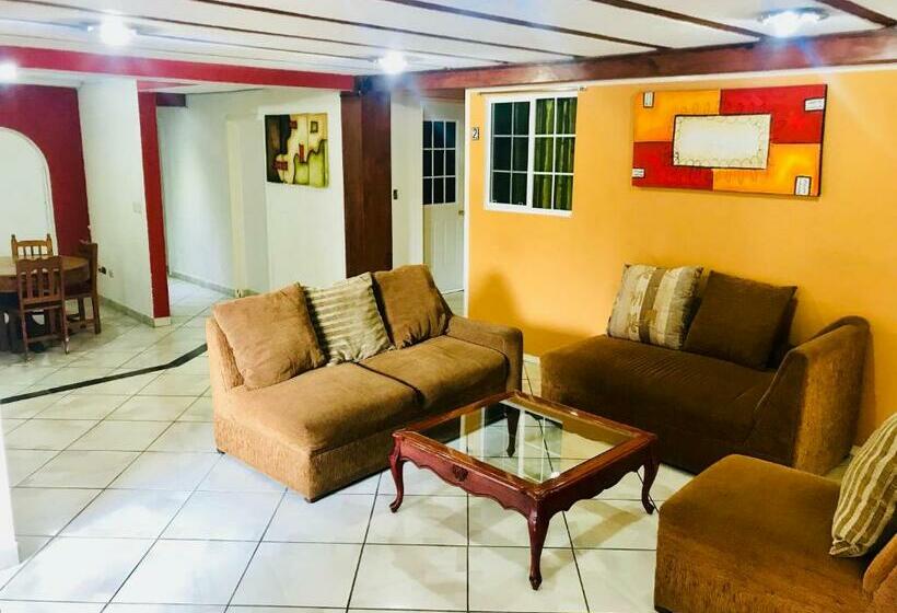 ルームシェアのワンベッド, & Suites Cerro Roj0