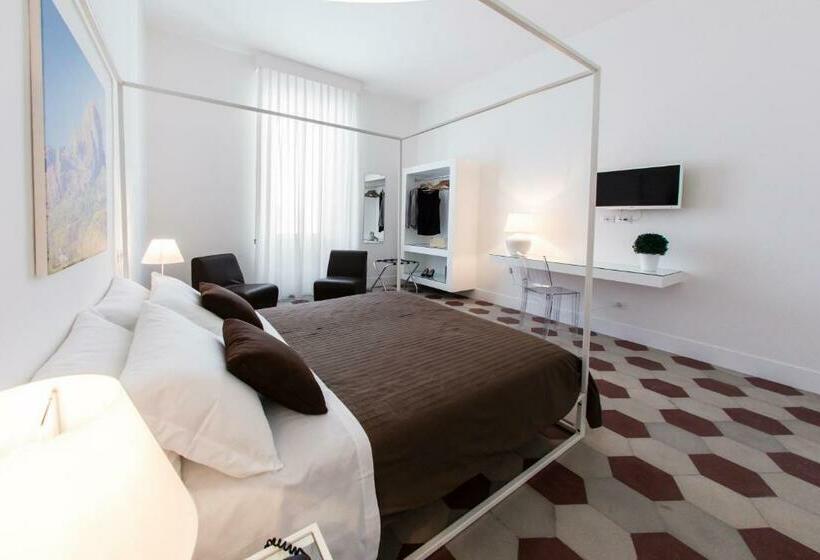 اتاق لوکس سه تخته, Rhegion B&b
