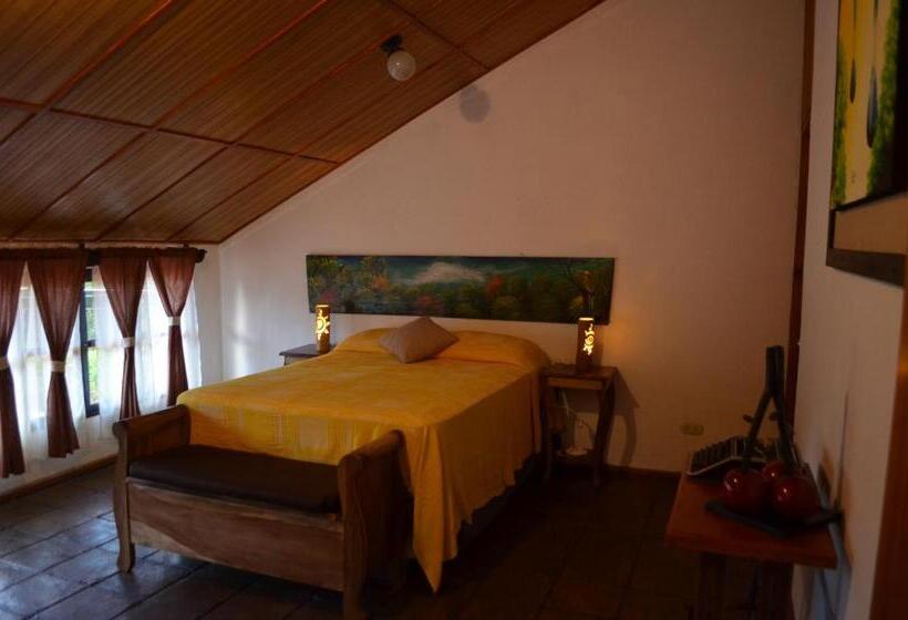 غرفة قياسية مطلّة علي الحديقة, Hostal Santa Clara B&b