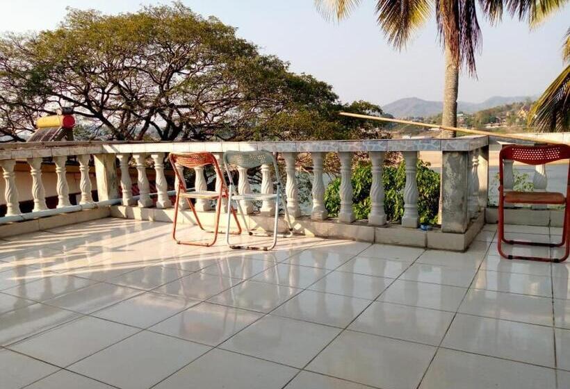 חדר אקונומי, Khopchai Guesthouse