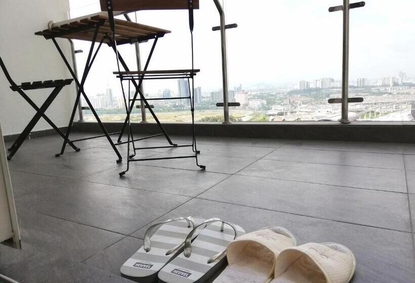 带2个卧室的套房, Puchong Skypod Residence @ Hostay