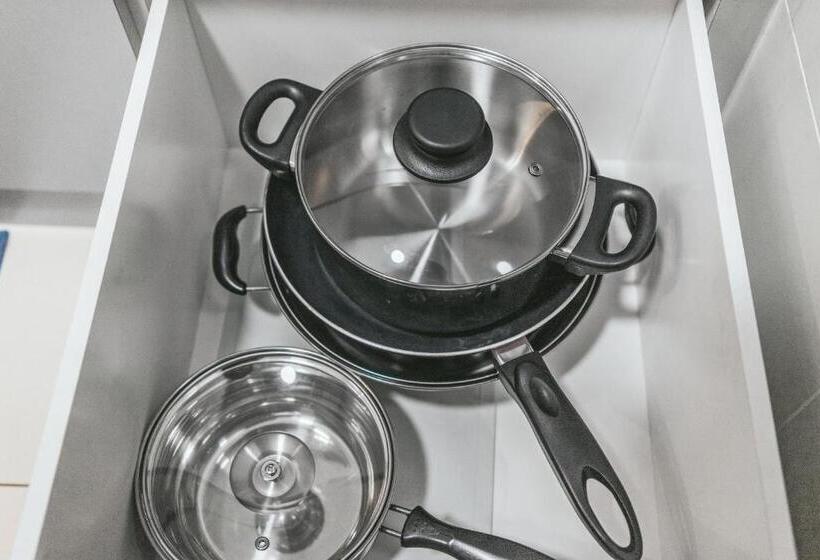 带阳台套房, Puchong Skypod Residence @ Hostay