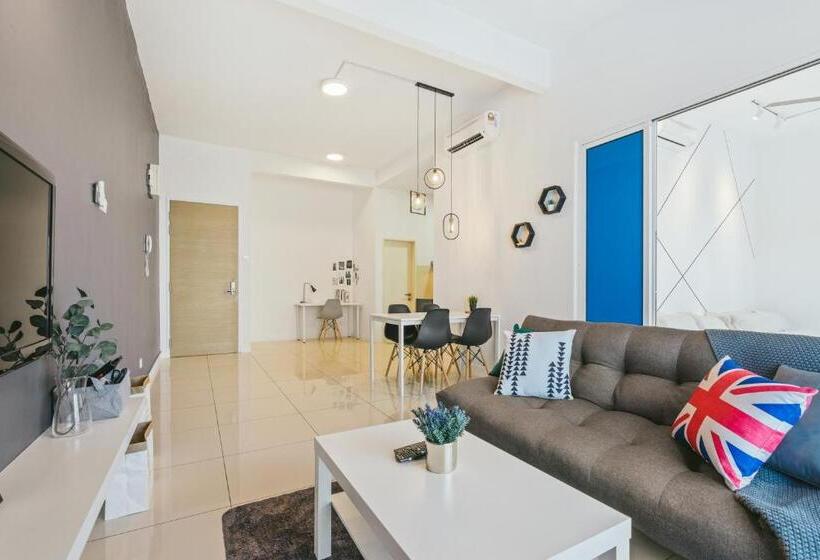 带阳台套房, Puchong Skypod Residence @ Hostay