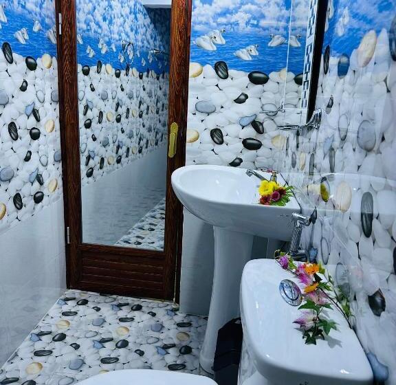 Quarto Familiar, Wild Trekkers