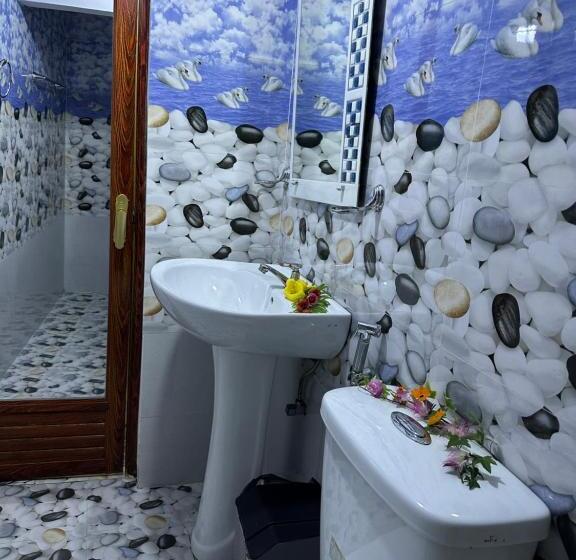 Quarto Familiar, Wild Trekkers