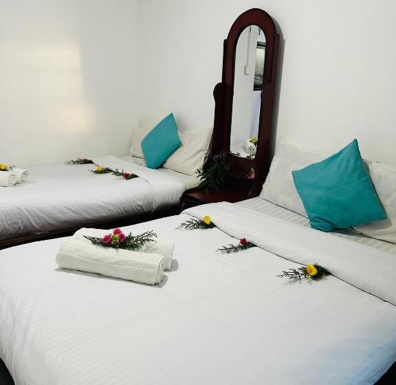 Quarto Familiar, Wild Trekkers