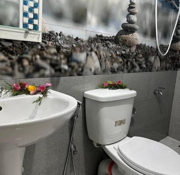 Quarto Estandar, Wild Trekkers