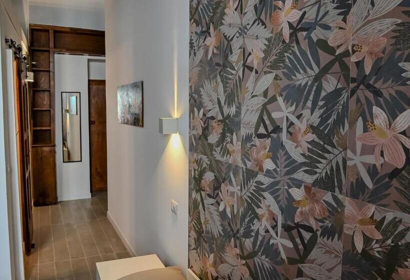 اتاق لوکس, Il Vico