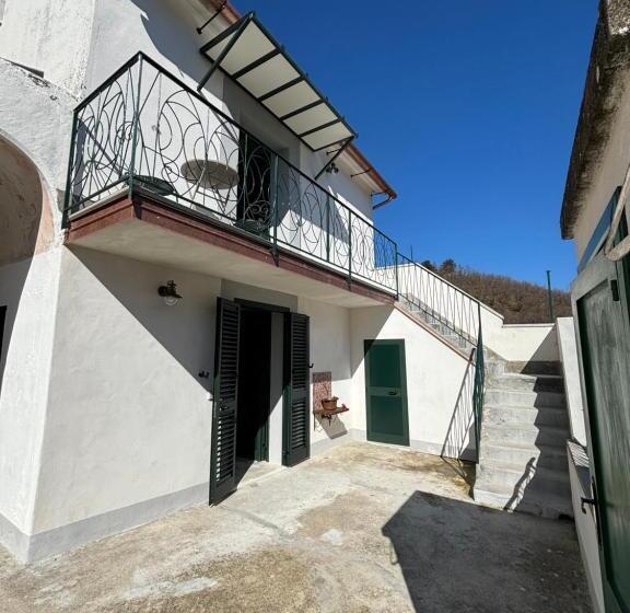 חדר סטנדרט עם מרפסת, Lucy S Guest House Amalfi Coast