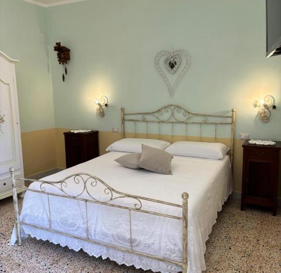 חדר סטנדרט עם מרפסת, Lucy S Guest House Amalfi Coast