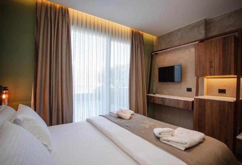 Göl Manzaralı Standart Oda, Flaer