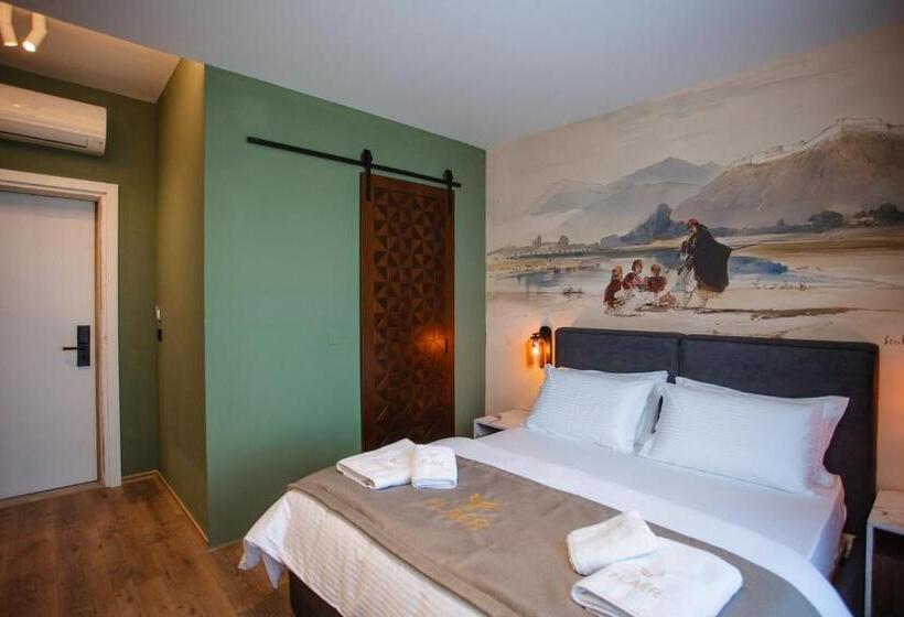 Göl Manzaralı Standart Oda, Flaer