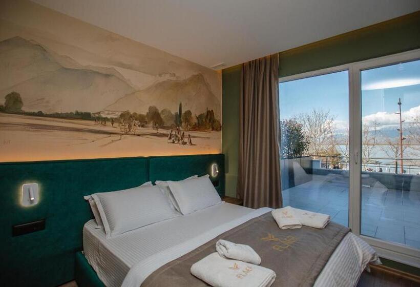 Göl Manzaralı Standart Oda, Flaer