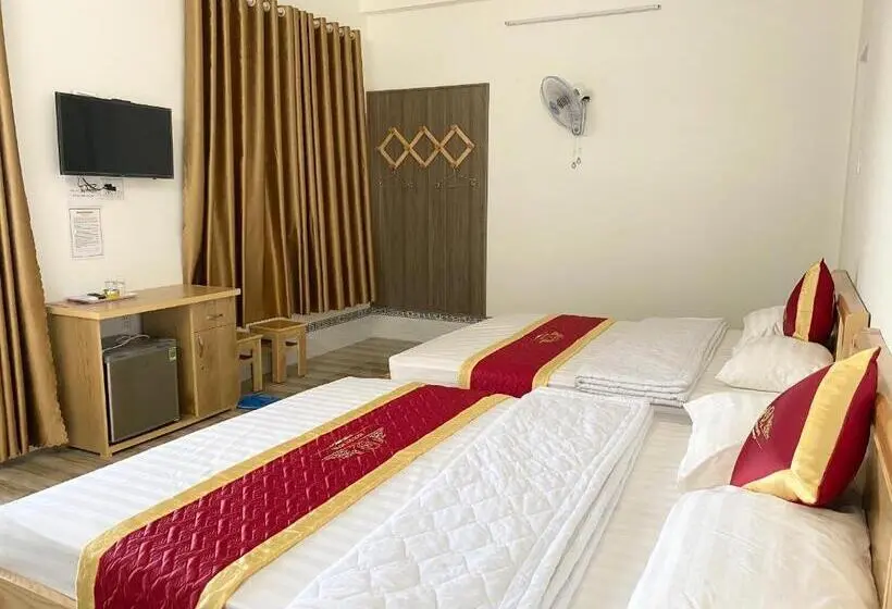 اتاق استاندارد با بالکن, Khách Sạn Ngọc Quý