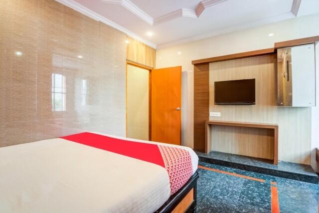 コンフォートトリプルルーム, Tejasri Residency