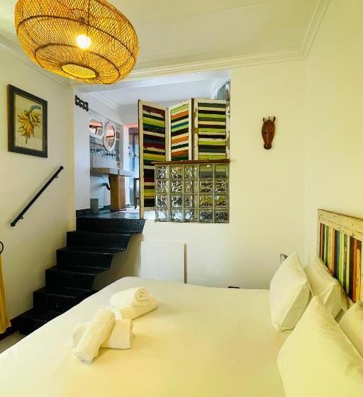 غرفة قياسية, Ami Vine House